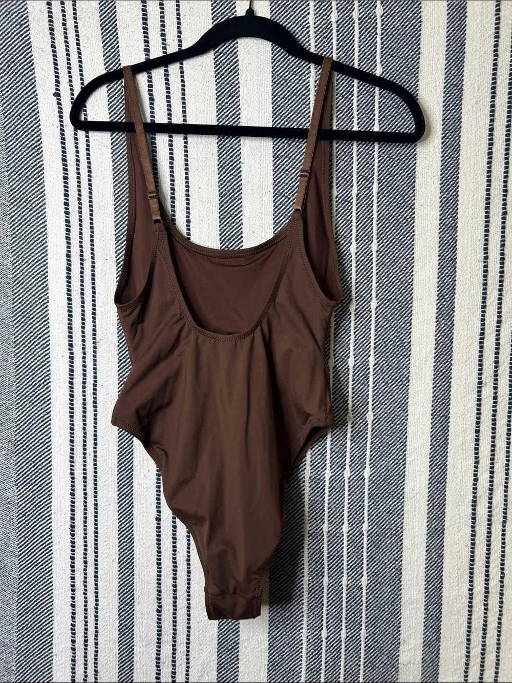 Skims Swim Scoop Neck One Piece Swimsuit